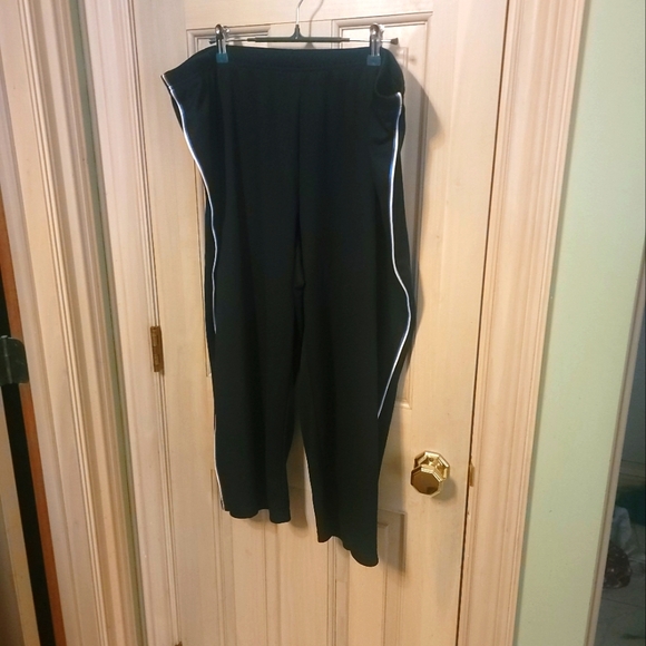 Champion Pants - Misses Sz XL Champion Blavk Capris Cropped Athletic Pants